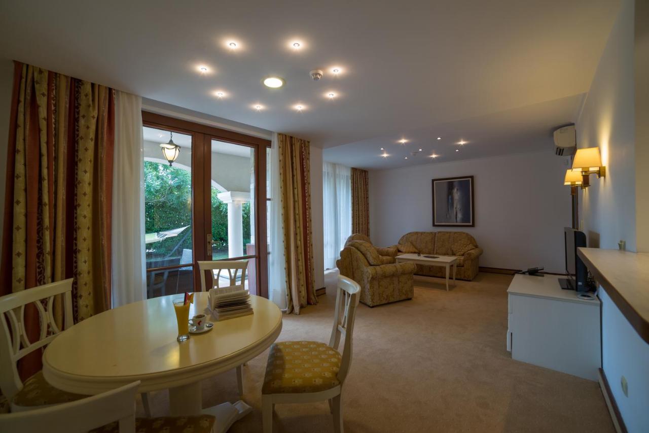Helena Vip Villas And Suites Slantchev Briag Extérieur photo