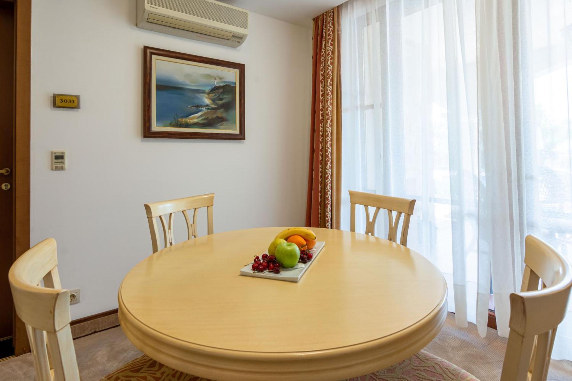 Helena Vip Villas And Suites Slantchev Briag Extérieur photo
