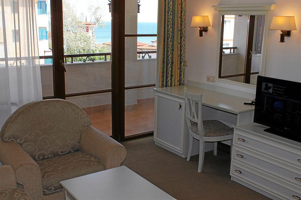 Helena Vip Villas And Suites Slantchev Briag Extérieur photo