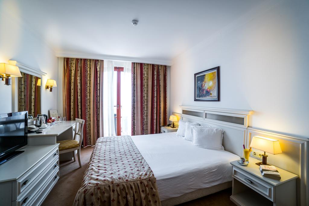 Helena Vip Villas And Suites Slantchev Briag Extérieur photo