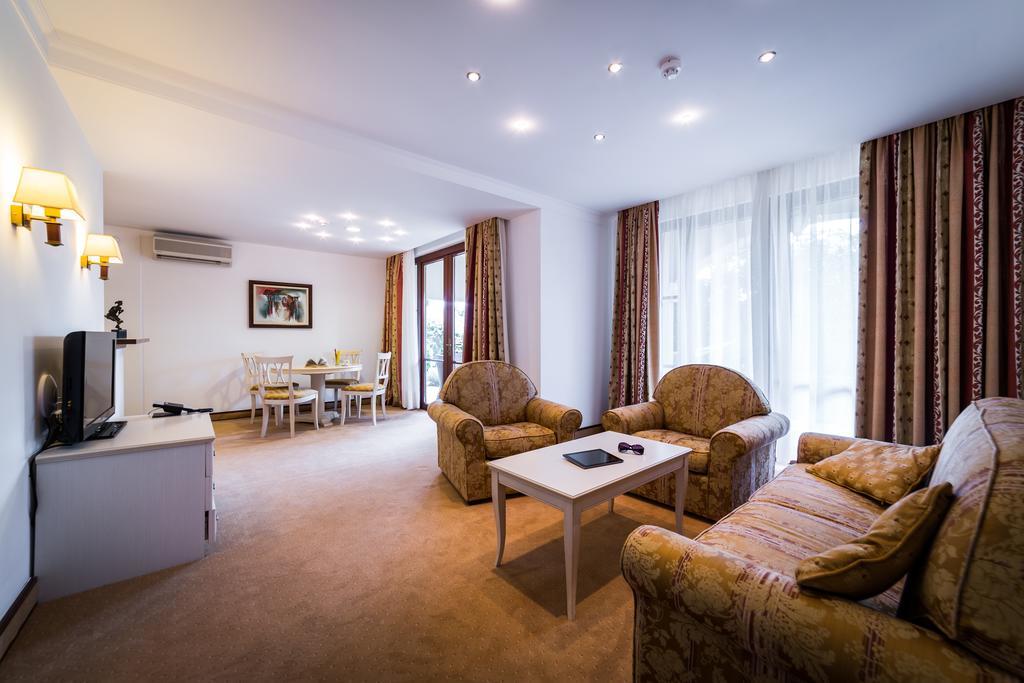 Helena Vip Villas And Suites Slantchev Briag Extérieur photo