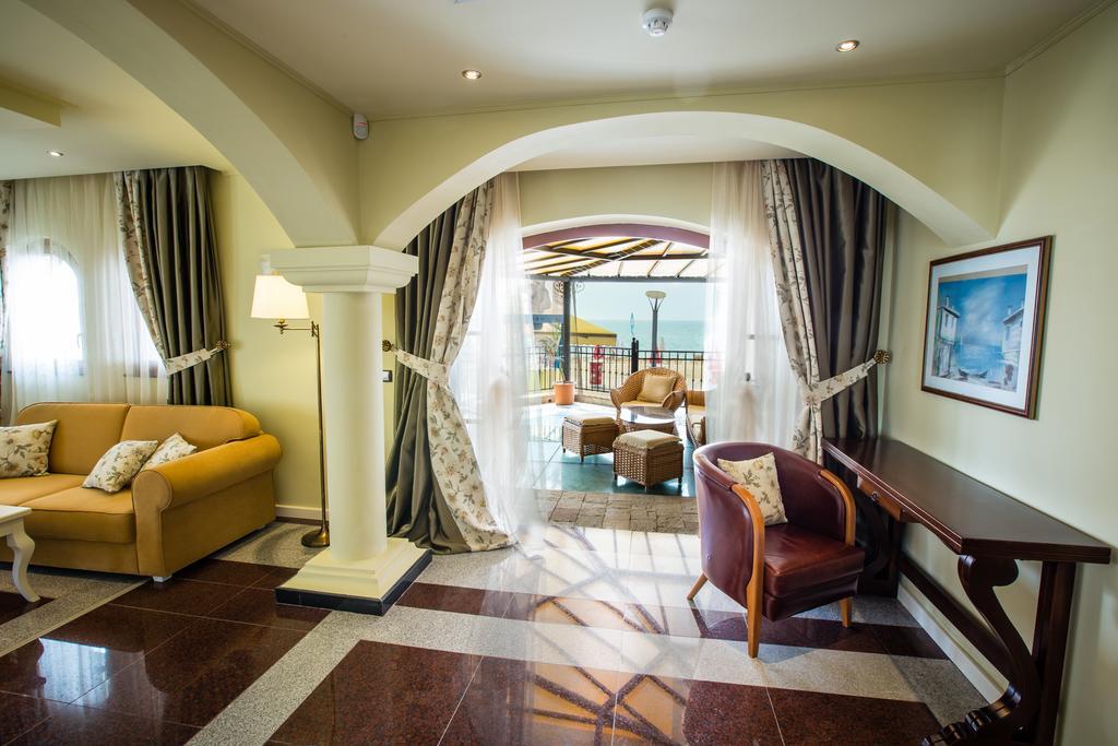 Helena Vip Villas And Suites Slantchev Briag Extérieur photo