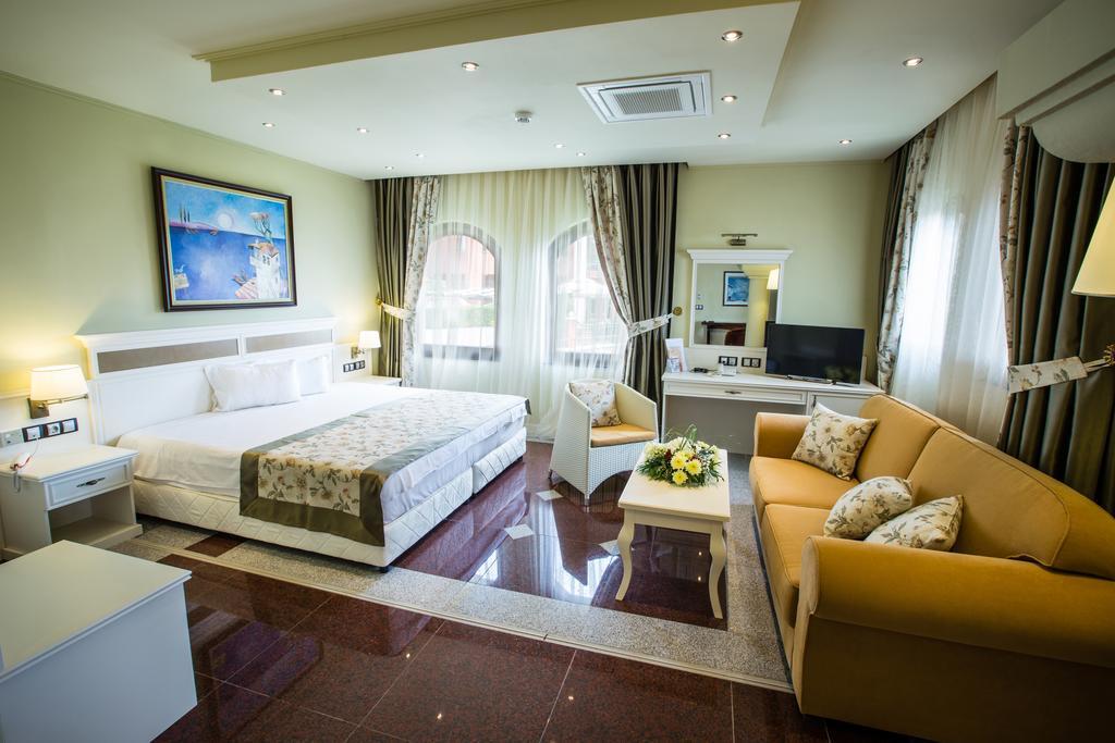 Helena Vip Villas And Suites Slantchev Briag Extérieur photo