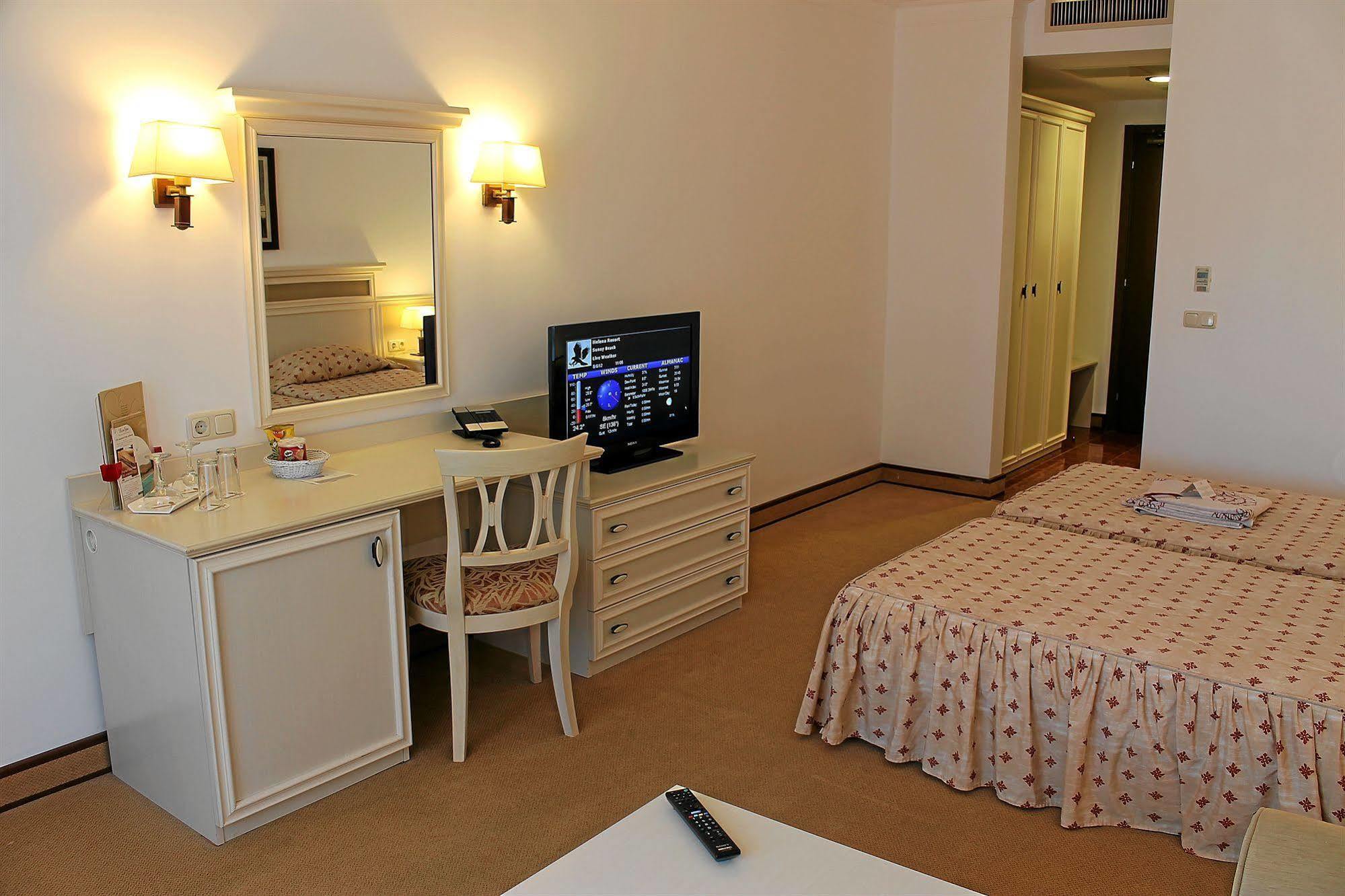 Helena Vip Villas And Suites Slantchev Briag Extérieur photo